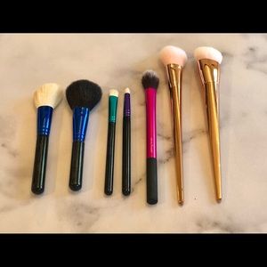 MAC and Real Techniques Brush Bundle